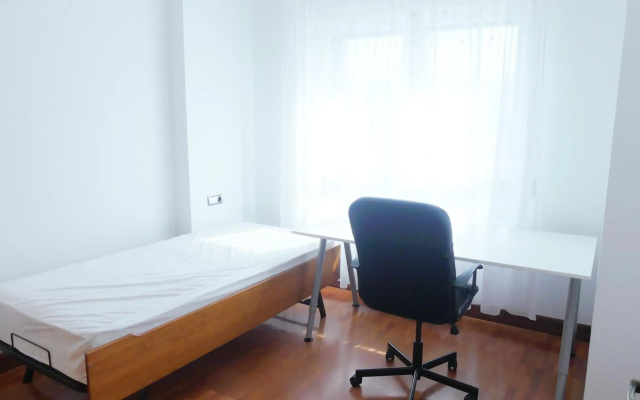 Apartamento luminoso, funcional y amplio en zona hospitalaria