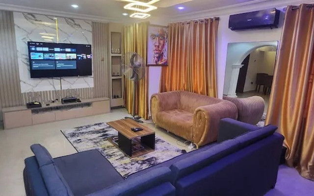 Luxurious 3-bedroom Apartment in Lagos With Pool Access