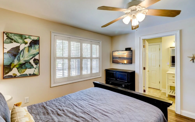 8 Hickory Lane