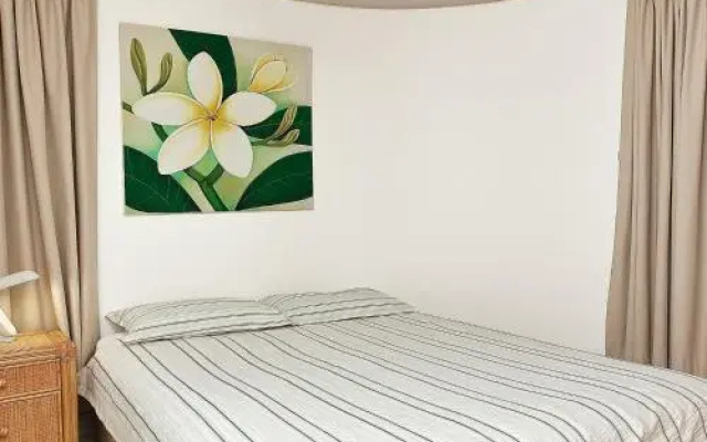 Monterey Lodge Unit 10, 27 Warne Terrace. Kings Beach