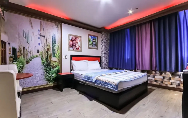Changwon Bonggokdong Seven