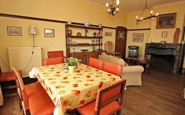 Quaint Holiday Home with Jacuzzi in Bouillon Ardennes
