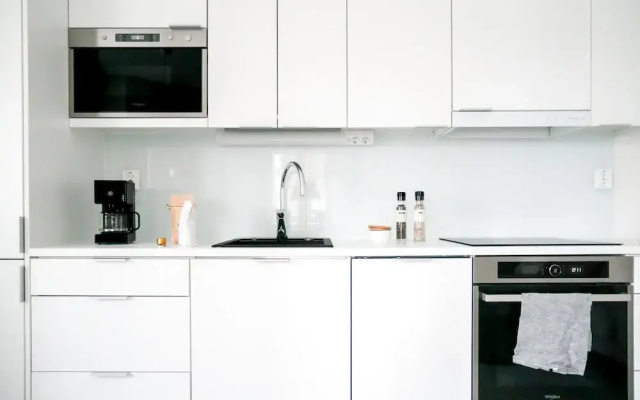 Luminous 2br with free parking & sauna