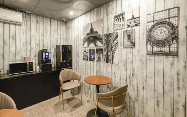 hotel 99 prestige