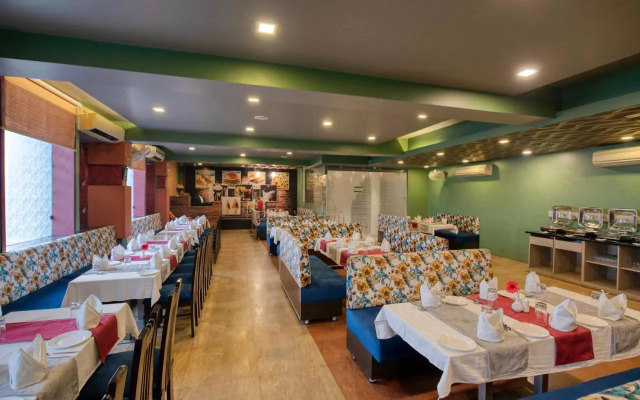 Om Clarks Inn Raebareli