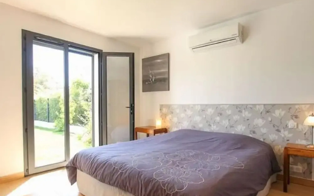 Inviting Holiday Home in Grimaud With Private Pool