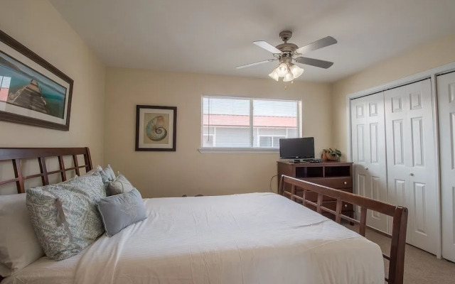 Oak Shores-Oak Shores 103