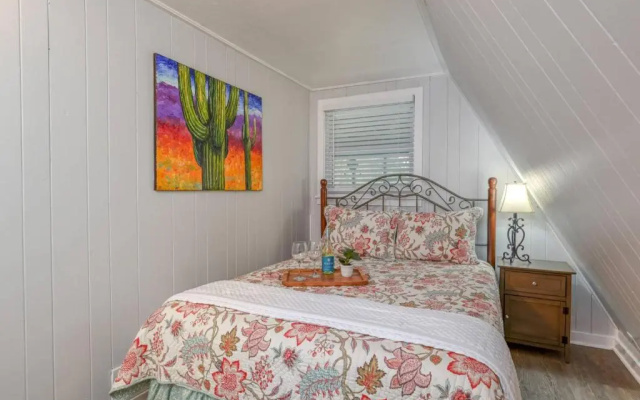 Little Palm Hideaway