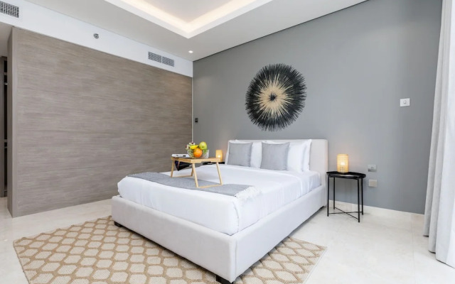 Maison Privee - Classy Urban Retreat w/ Amazing Dubai Canal Views