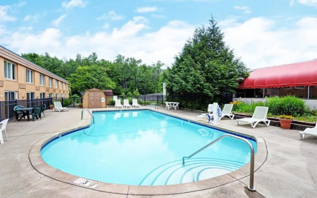 Days Inn Willoughbycleveland