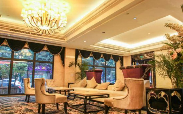 Yinghao Elite Hotel (Chongqing High-tech Development Zone Chenjiaping Subway Station)