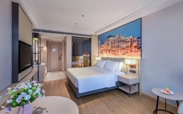 Vienna International Hotel (Yingshan Taihe Xintiandi Branch)