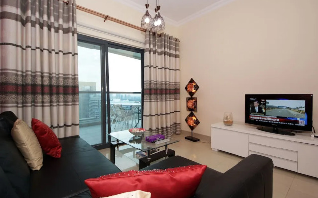Cozy 1BR in Marina Walk with Balcony