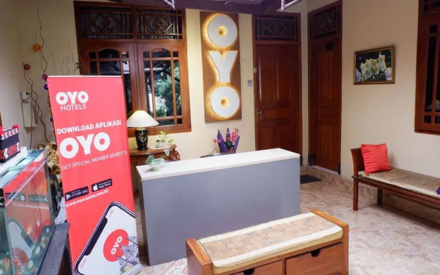 OYO 577 Ndalem Pundhi Guest House
