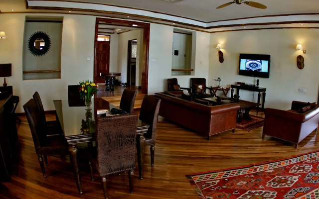 Chobe Safari Lodge | East Africa Uganda