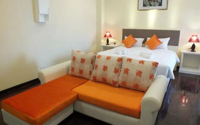 Thanasiri Hotel and Resort