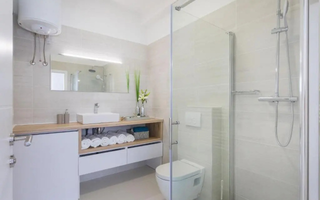 150sqm Main Square Apt!-4 Units-Great for Groups!