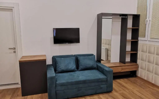 3 Rooms Hotel