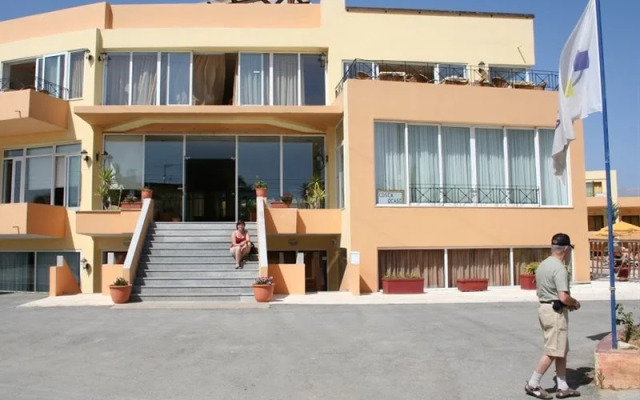 Kavros Garden Studios & Apartments Hotel