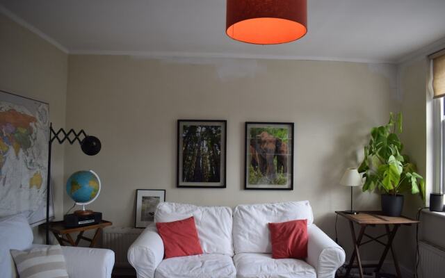 Апартаменты Charming 1 Bedroom Apartment in Angel Лондон комната для гостей