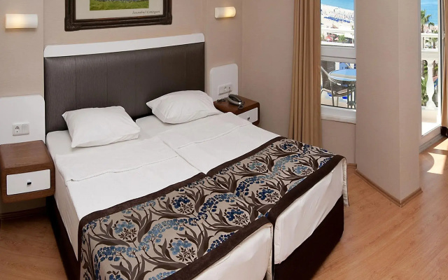 Azak Hotel