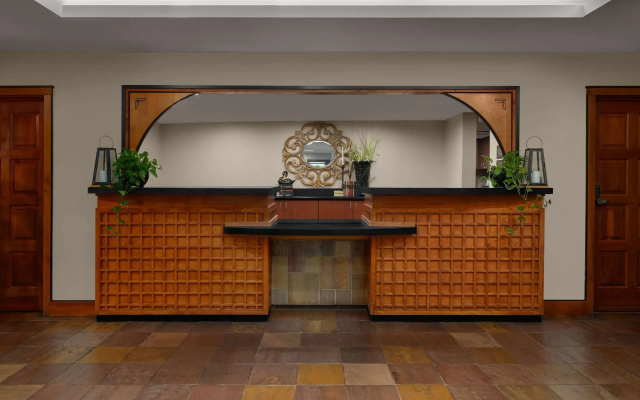 Larkspur Landing Extended Stay Suites Roseville