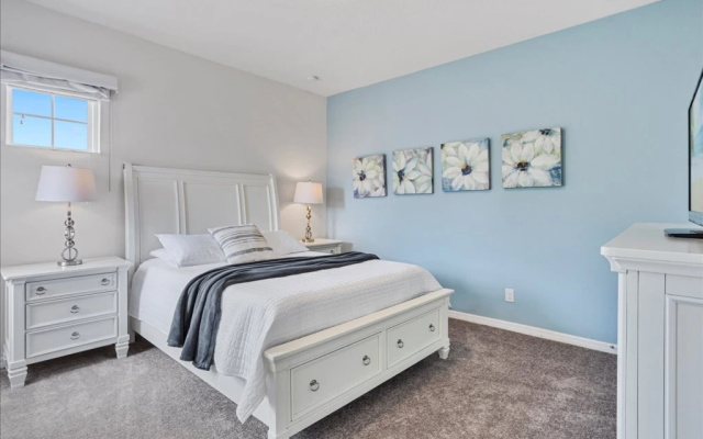 7 Bedrooms - 5 Bathrooms - Solterra 4035 Ol