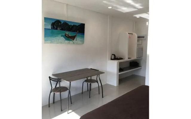 La Marina - Khlong Nin Beach