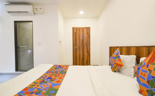 FabHotel The King Palace