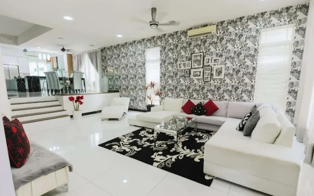 Spacious Luxury 6BR Home in Kemensah, KL