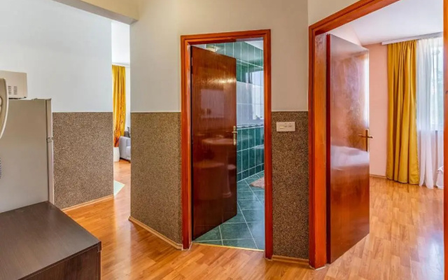 All Seasons Apartment