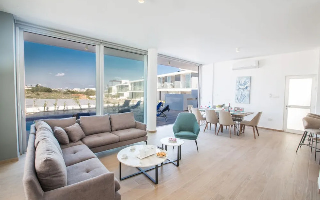 Villa Prol17, Exquisite 5bdr Villa With Pool, Close to Fig Tree Bay Beach