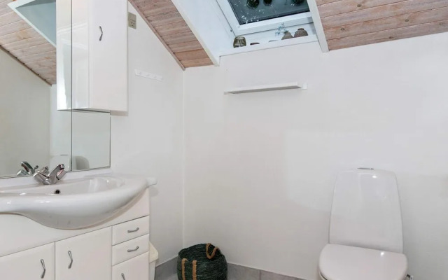 10 Person Holiday Home in Henne