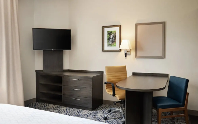 Candlewood Suites Charleston Northwoods, An Ihg
