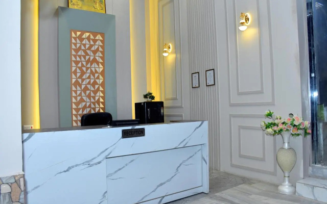 Hotel Aalishan Garden