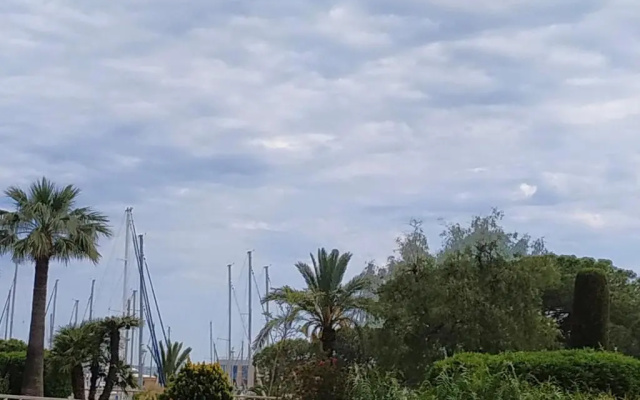 Studio Rez de jardin Marina baie des Anges