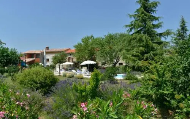 Holiday Home Bozac (VOJ100)