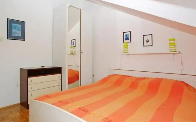 Apartments Tomasic - Two Bedroom Apartment With Terrace and Sea View