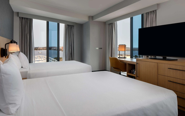 Hyatt Place Boston/Seaport District