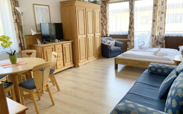 Family-friendly Deluxe Studio Apartment-TOP18