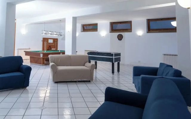 La Perla Blu - De Vivo Realty