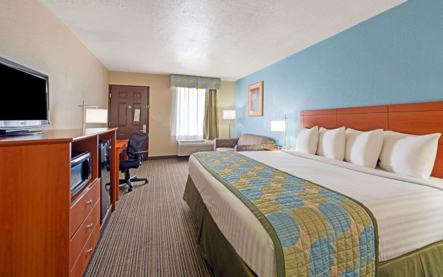 Ramada Louisville Downtown North