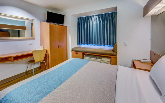 Microtel Sutherlin