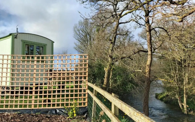 The Old Mill Shepherd's Hut