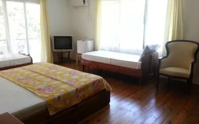 Zanboza Guesthouse Self Catering