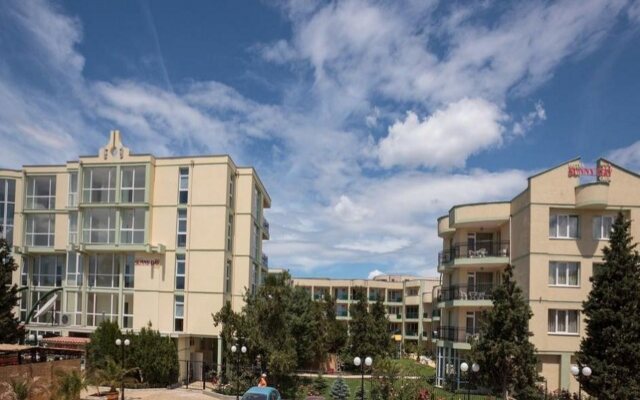 Отель Sunny Day Club Hotel Болгария, Солнечный берег - 3 отзыва об отеле, цены и фото номеров - забронировать отель Sunny Day Club Hotel онлайн вид на фасад