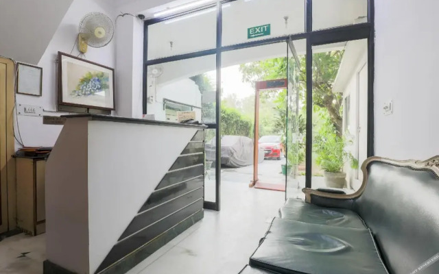 OYO Rooms Defence Colony A Block