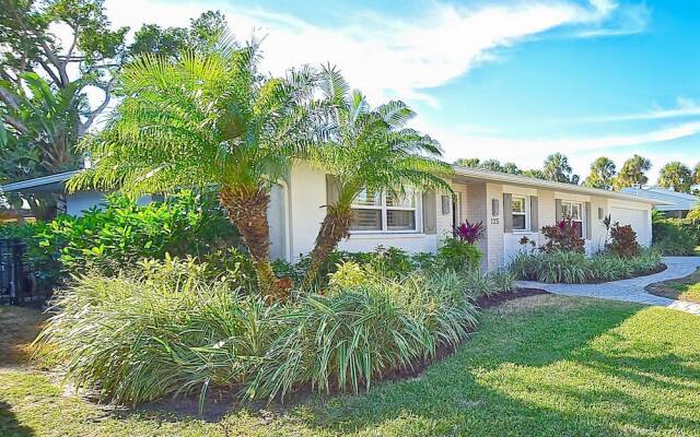 Отель Lido Beach Home 4 Bedrooms 4 Bathrooms Home вид на фасад
