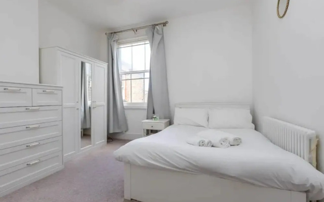 Spacious 5 Bedroom Home in Camden