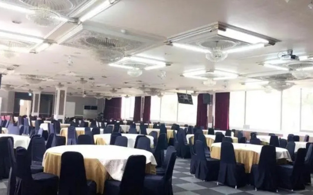 Lake Hills Sokrisan Hotel